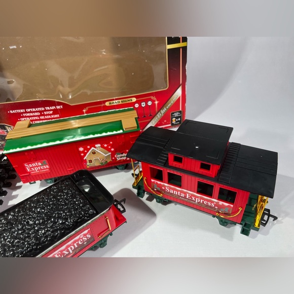 Santa Express Christmas Train Set 27 Pieces Complete  Sounds Songs Headlights - Picture 2 of 14